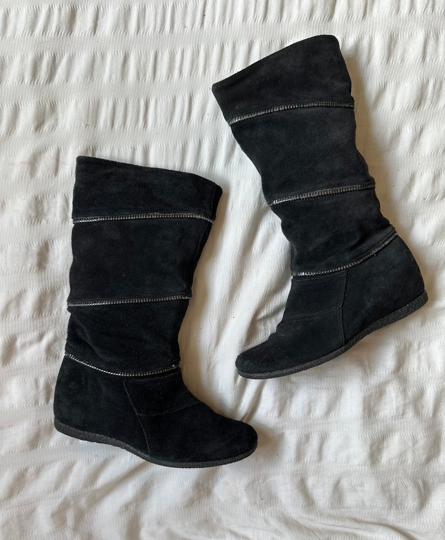 Suede zipper wedges