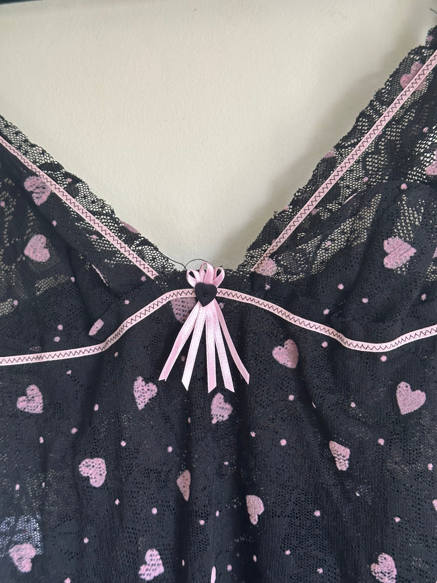 Heart graphic lace cami