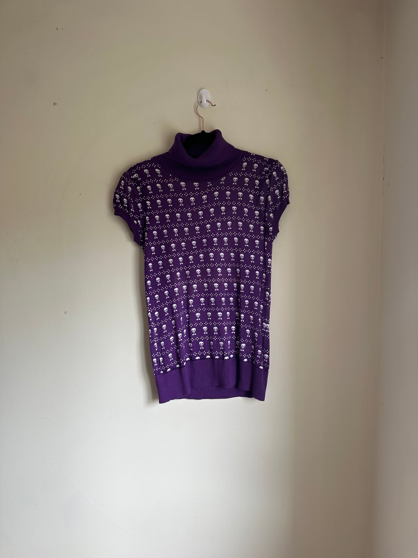 Graphic skull knit
