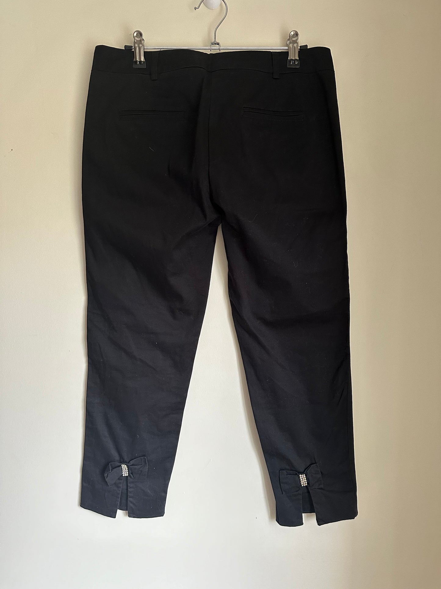 Capri bow pants