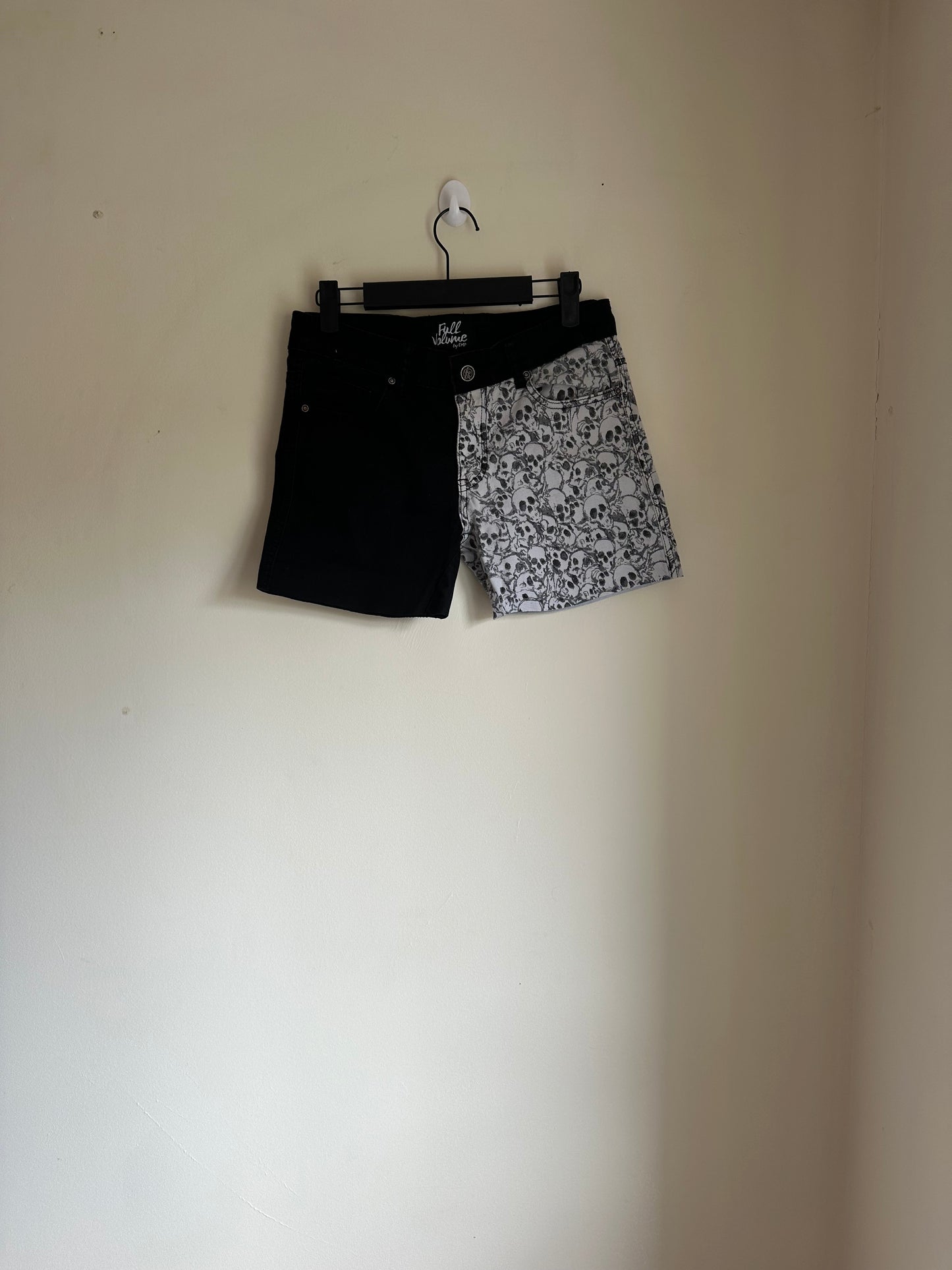Skull graphic hot pants