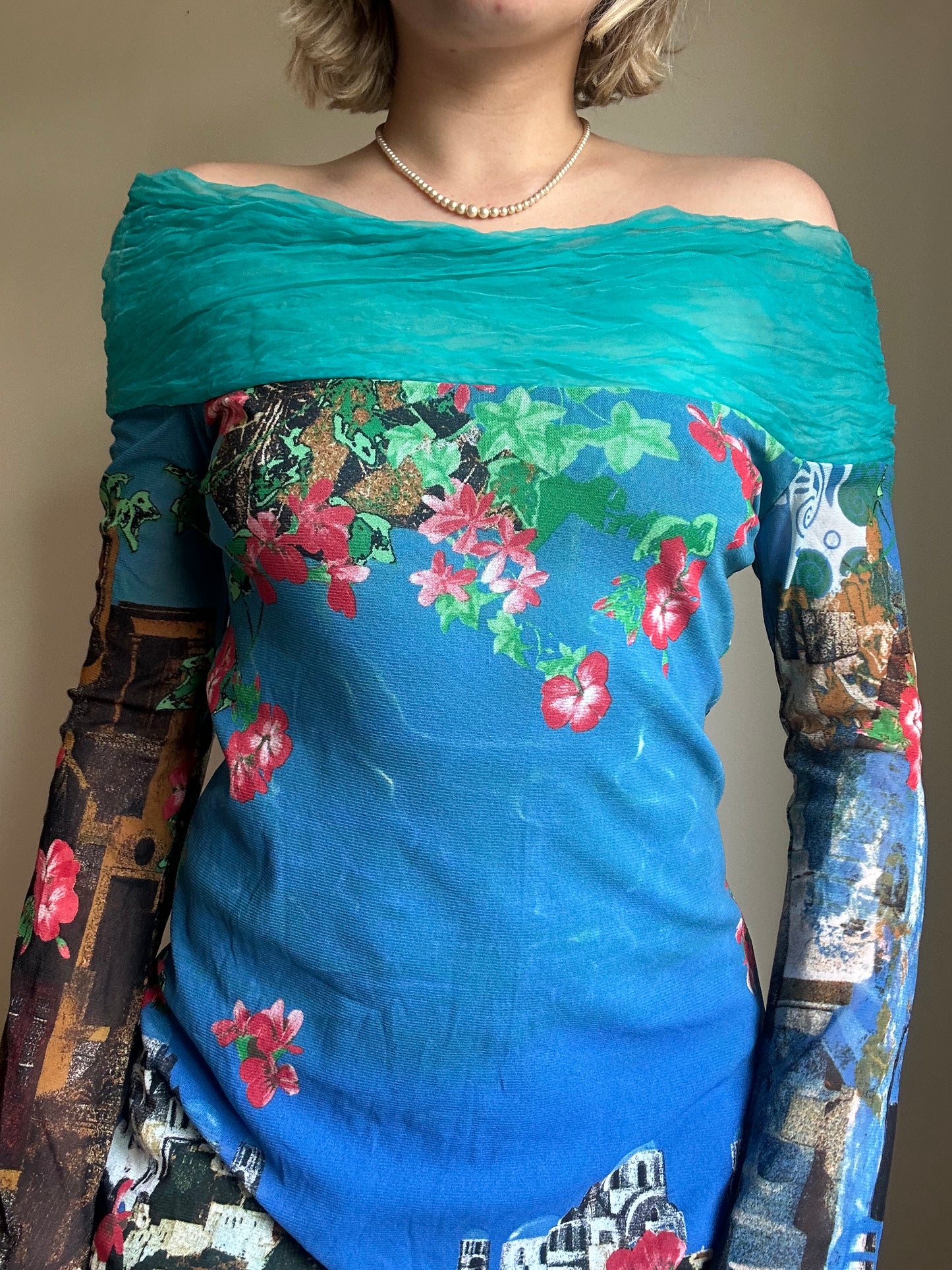 Save the Queen off the shoulder Dress