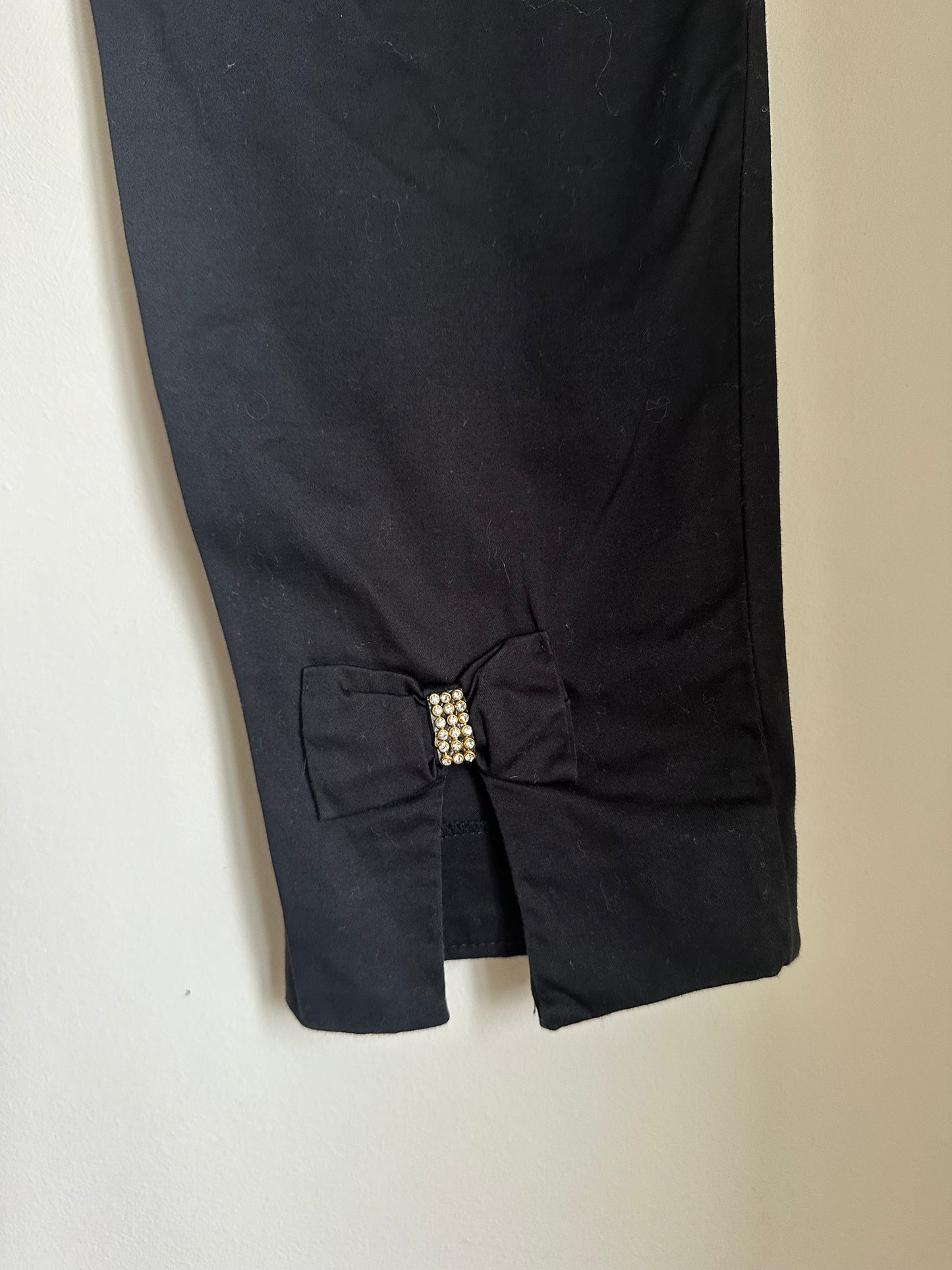 Capri bow pants