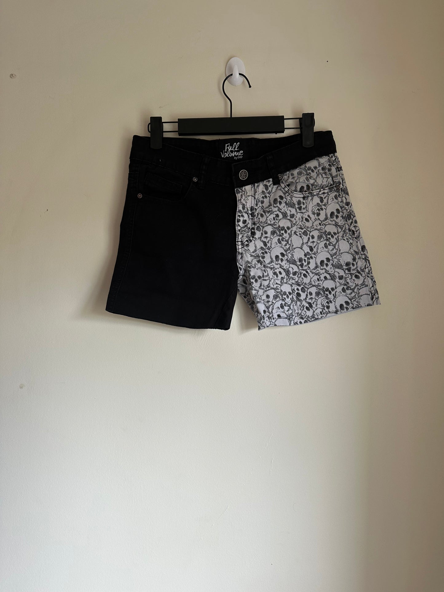Skull graphic hot pants