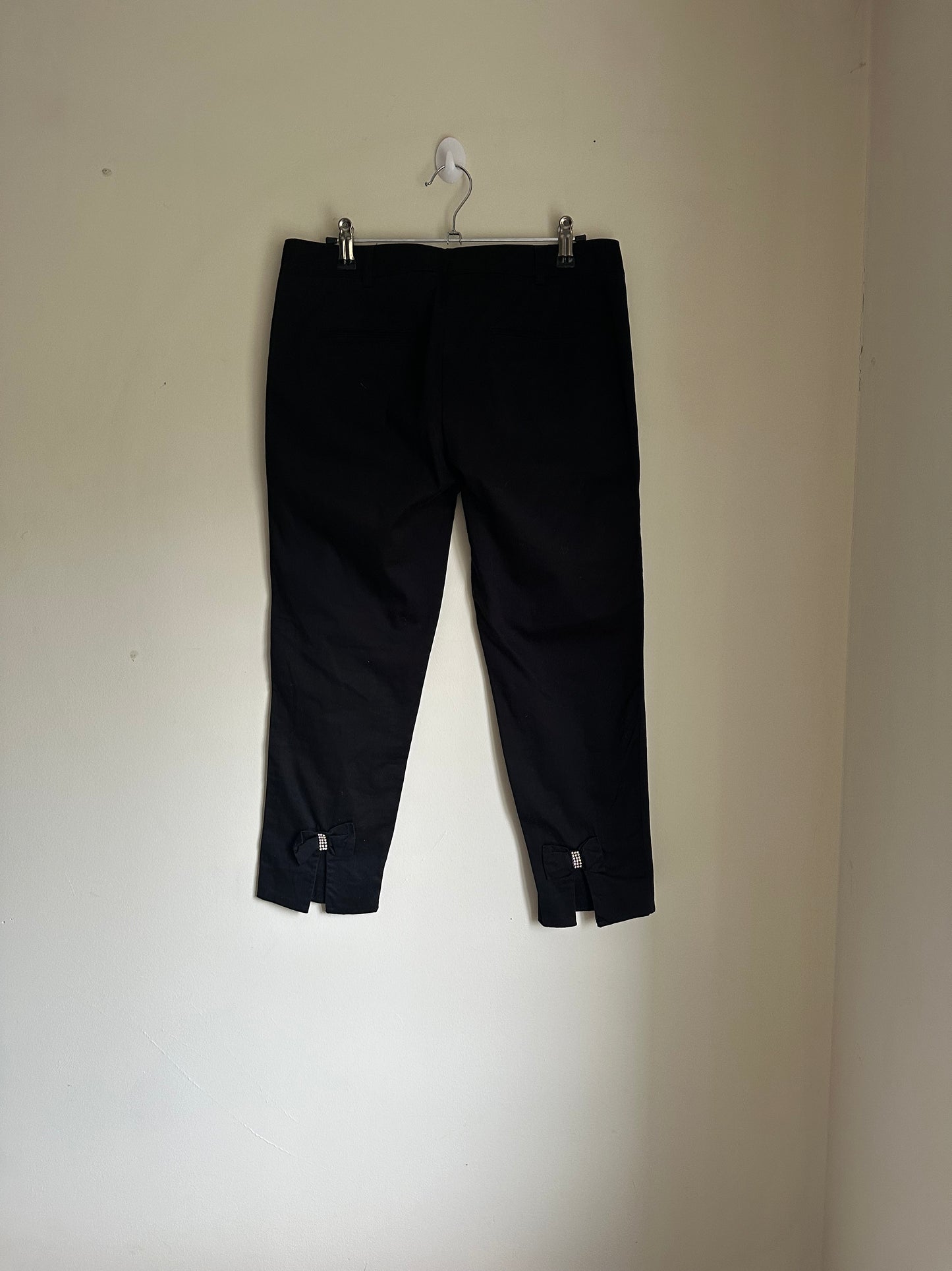 Capri bow pants